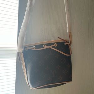 crossbody bag.